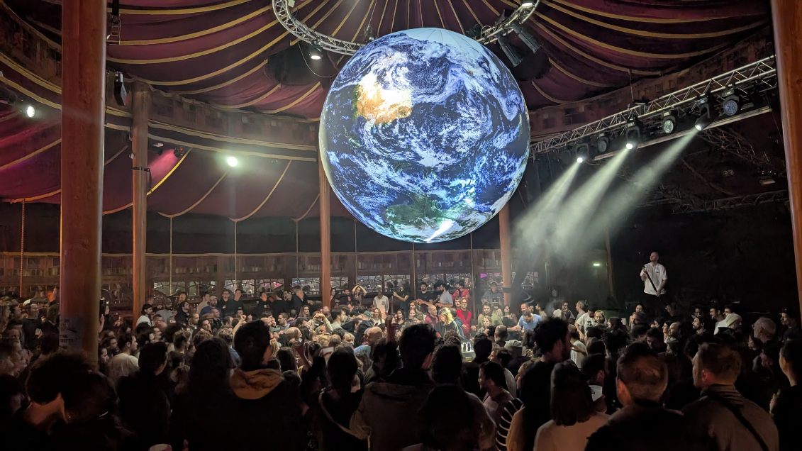 Globe Terrestre Gonflable Lumineux