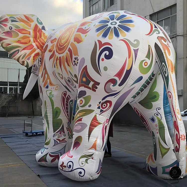 Éléphant Coloré Gonflable Géant